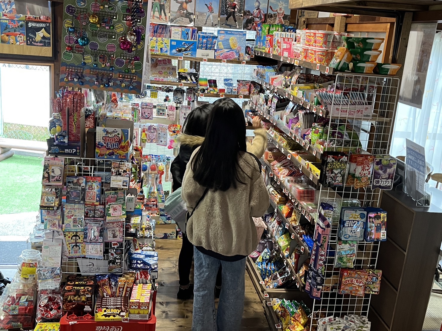 駄菓子屋で買い物や仕事体験！